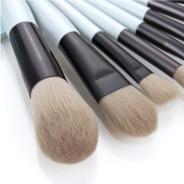 Load image into Gallery viewer, ROOTS BEAUTY | Travel Makeup Brush Set of 8
